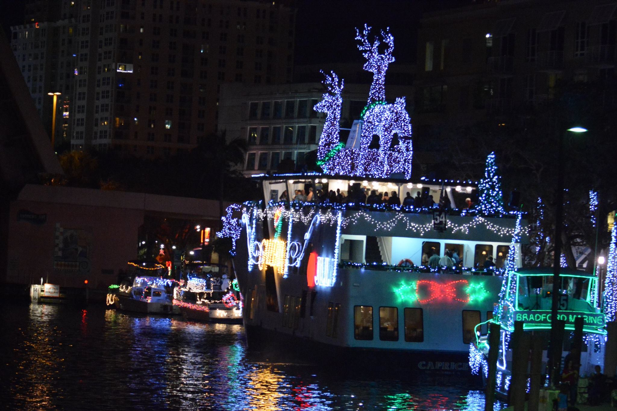 Desfiles de barcos en Navidad: ¡una tradición para descubrir y ...